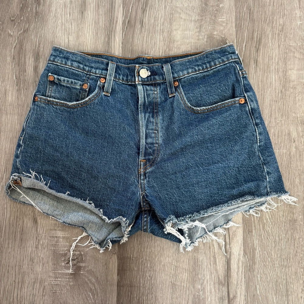 Levi’s 501 Original Denim Dark Wash Cut Off Shorts - Picture 3 of 9